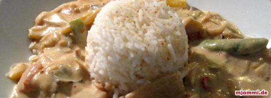 Asia-Gemüse in Erdnusssauce