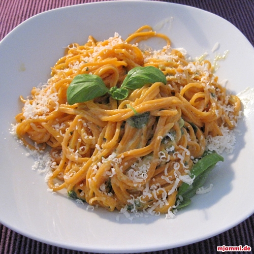 Spaghetti mit Zitronen-Basilikum-Soße nach Jamie Oliver » mjammi - Koch ...