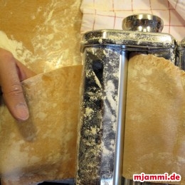 2x auf jeder Stufe durch die Nudelmaschine drehen. Bei Stufe 4 war es uns dünn genug, 