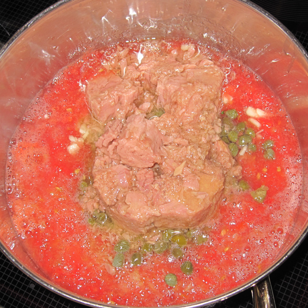 Saftige Spaghetti mit Thunfisch, Kapern und frischen Tomaten » mjammi ...